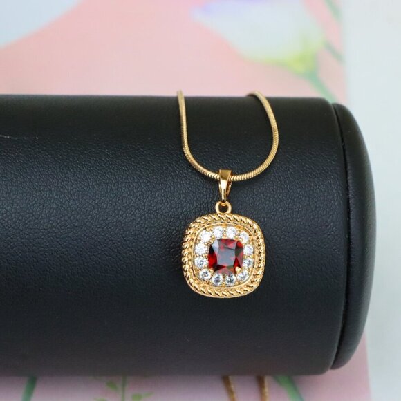 "Vintage Style Red Cushion Pendant with Crystal Halo Accents, XPPT1663 - Picture 5 of 13